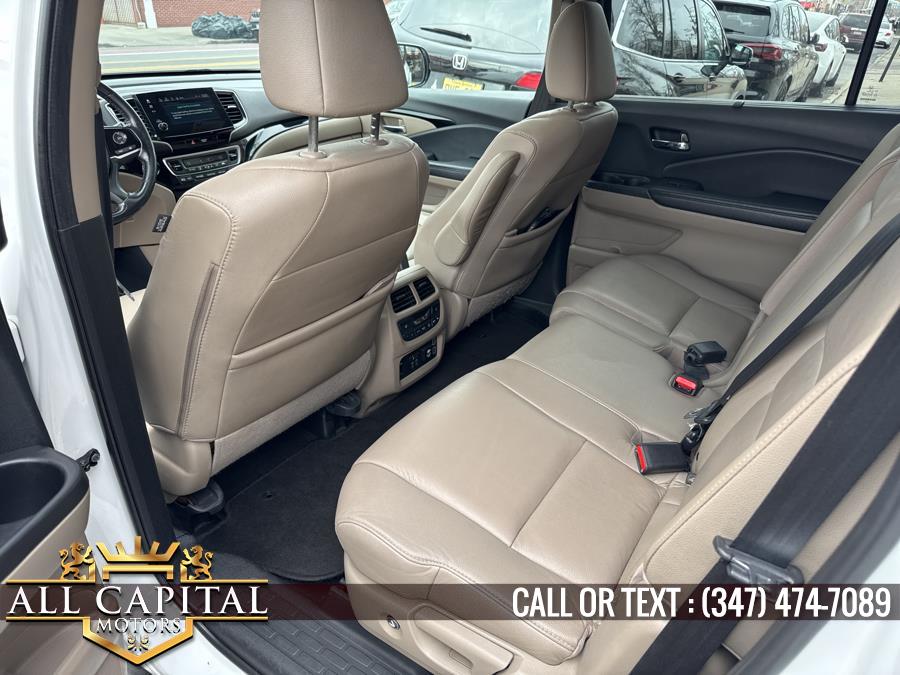 2022 Honda Pilot Touring 8-Passenger AWD photo