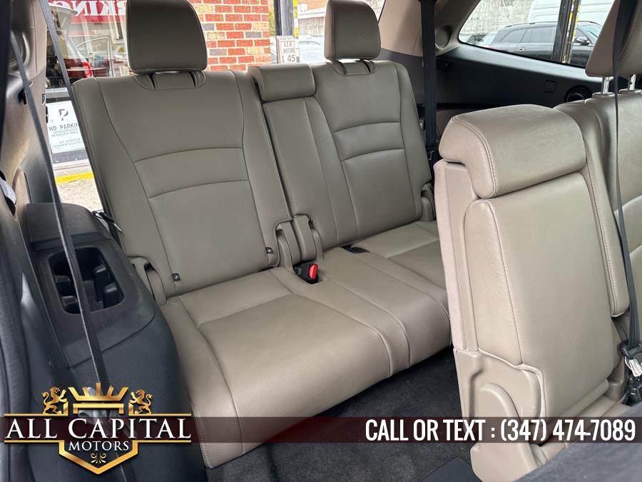2022 Honda Pilot Touring 8-Passenger AWD photo