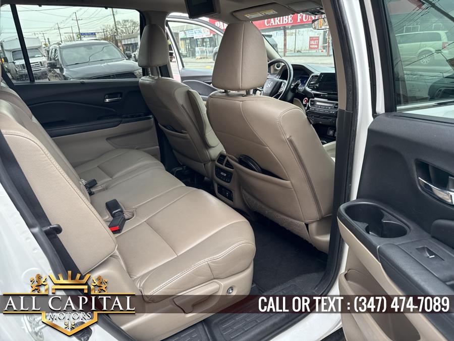 2022 Honda Pilot Touring 8-Passenger AWD photo