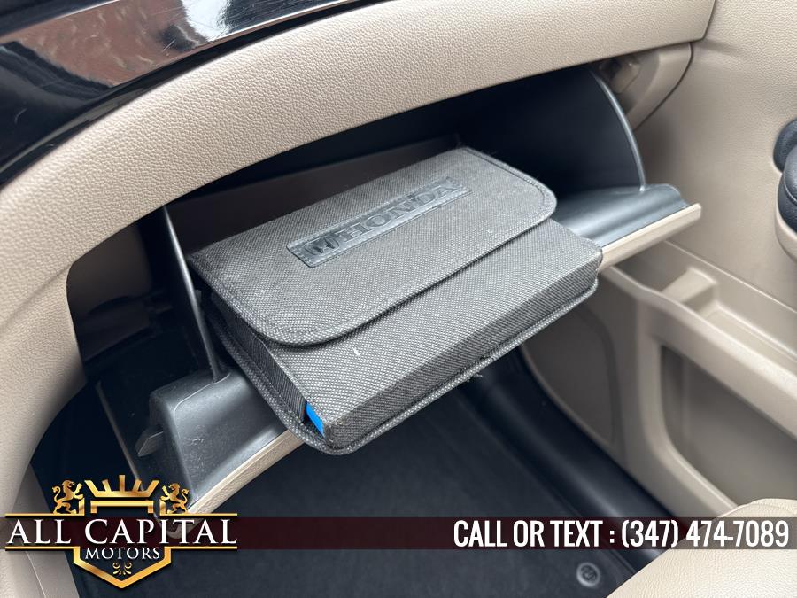 2022 Honda Pilot Touring 8-Passenger AWD photo