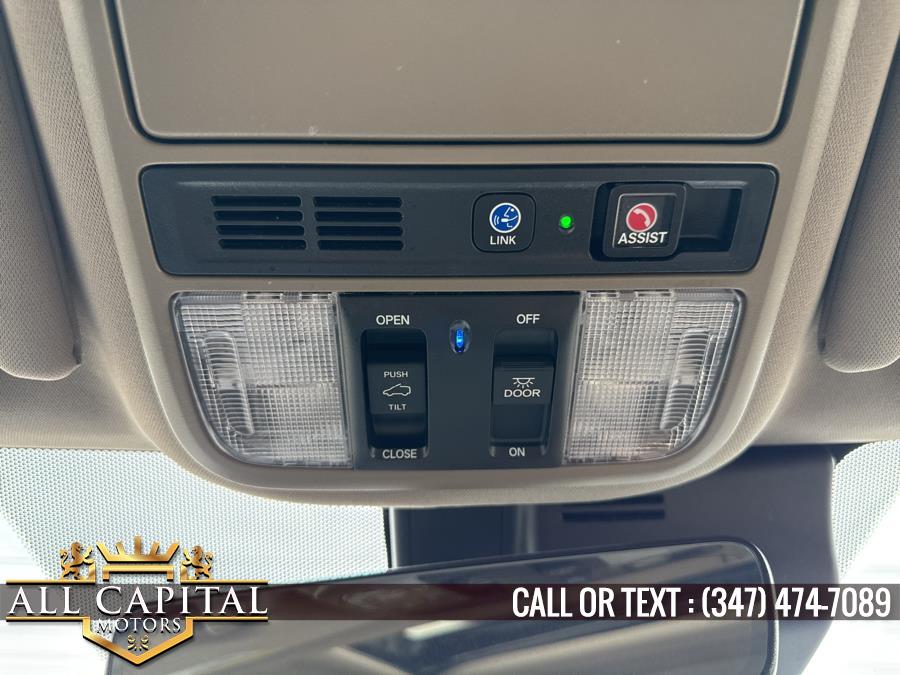2022 Honda Pilot Touring 8-Passenger AWD photo