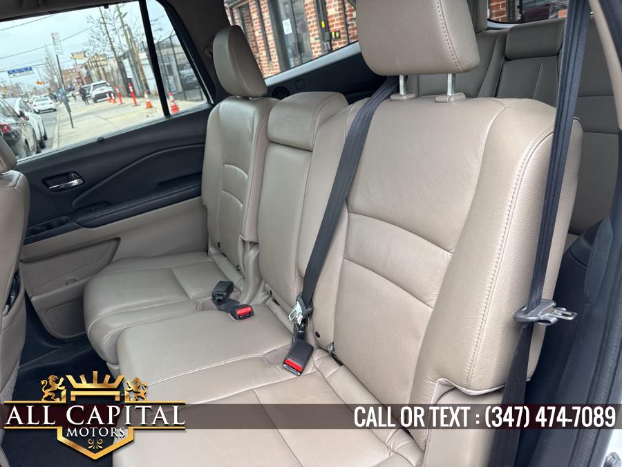 2022 Honda Pilot Touring 8-Passenger AWD photo