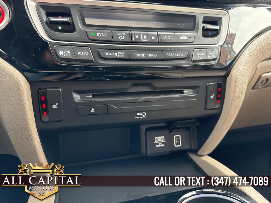 2022 Honda Pilot Touring 8-Passenger AWD photo