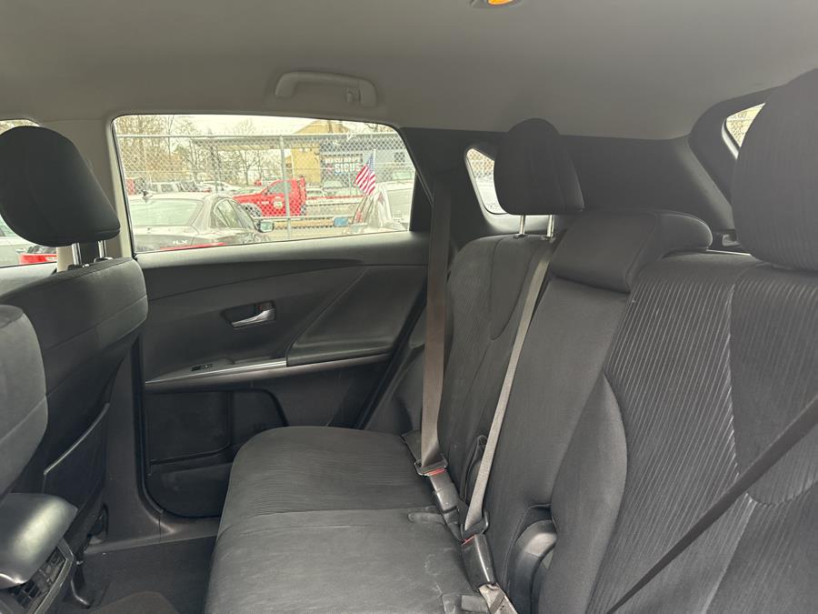 2013 Toyota Venza LE photo