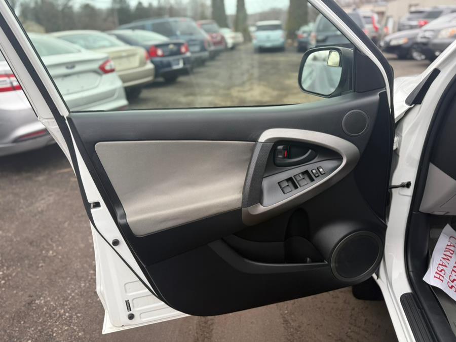 2010 Toyota RAV4 photo