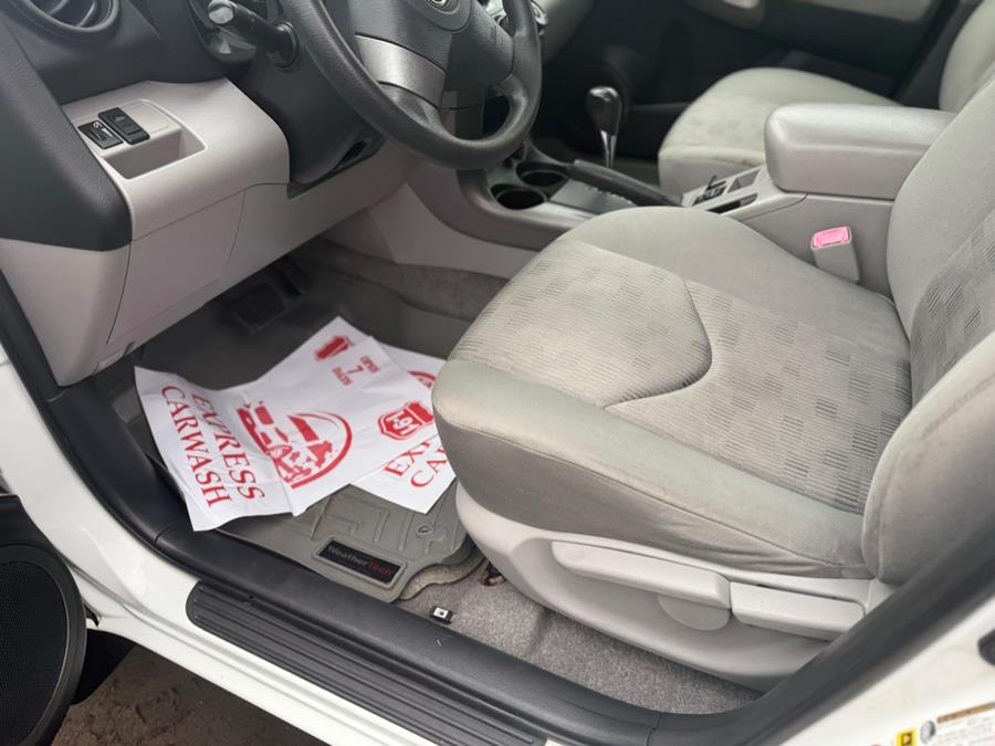 2010 Toyota RAV4 photo