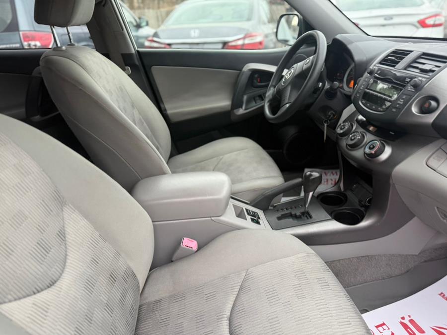 2010 Toyota RAV4 photo
