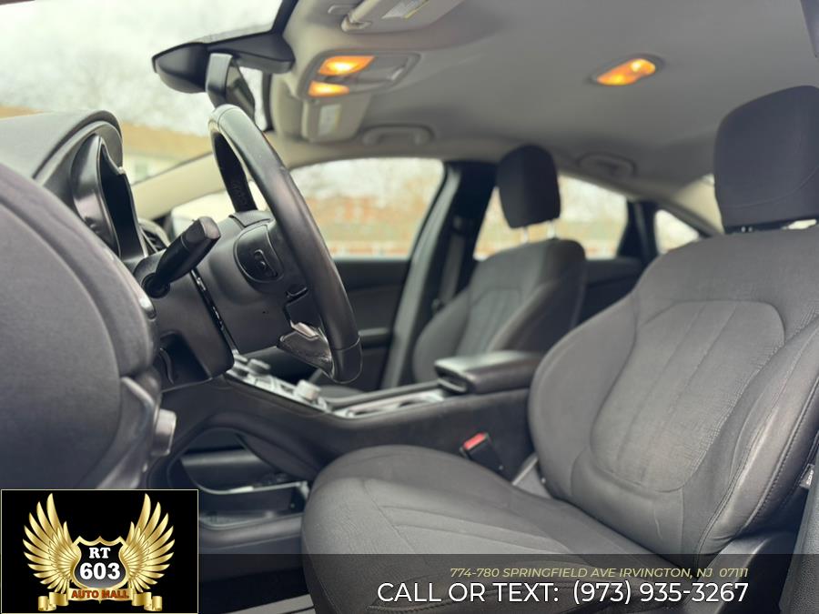 2016 Chrysler 200 4dr Sdn Limited FWD photo