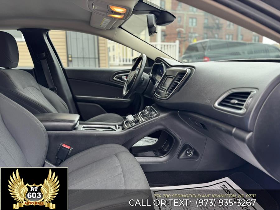 2016 Chrysler 200 4dr Sdn Limited FWD photo