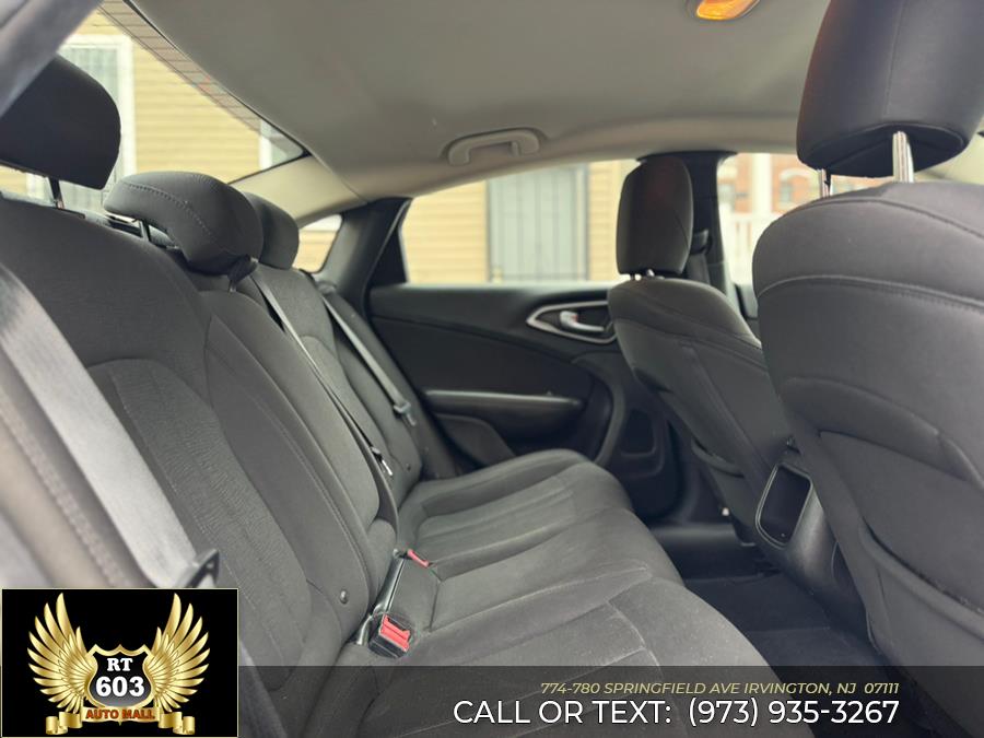 2016 Chrysler 200 4dr Sdn Limited FWD photo