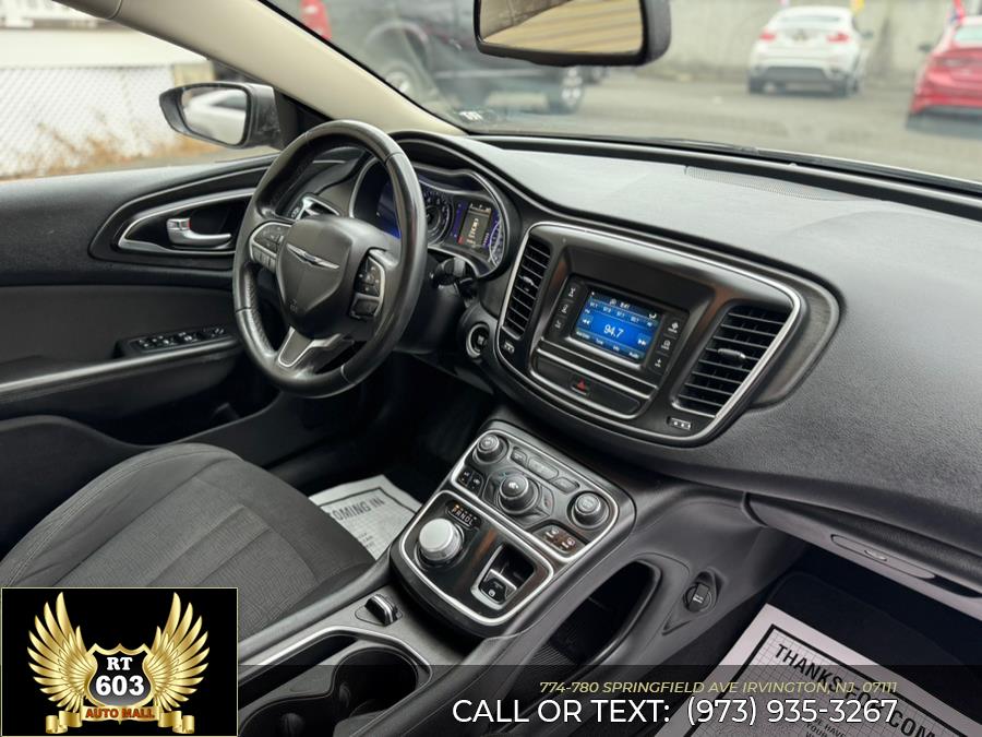 2016 Chrysler 200 4dr Sdn Limited FWD photo