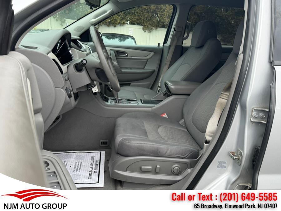 2016 Chevrolet Traverse AWD 4dr LS photo