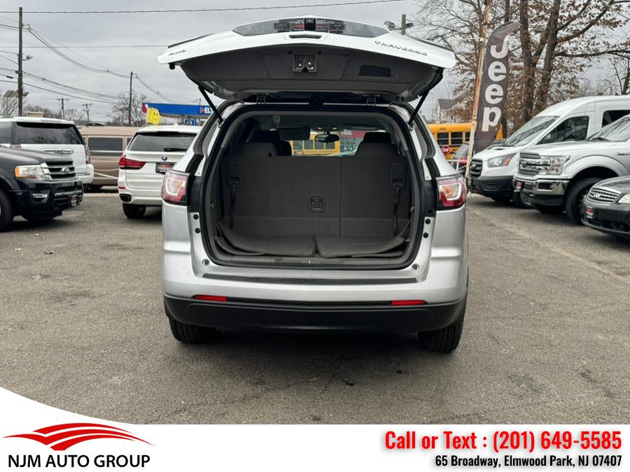 2016 Chevrolet Traverse AWD 4dr LS photo