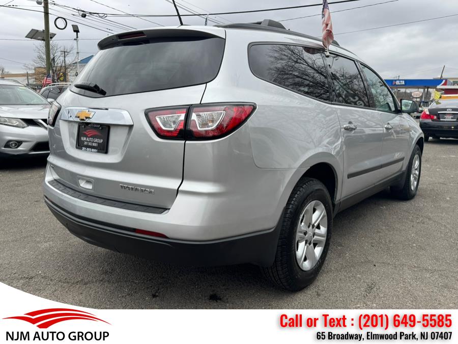 2016 Chevrolet Traverse AWD 4dr LS photo