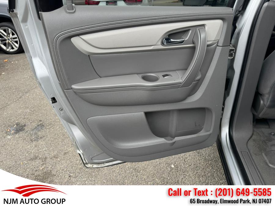 2016 Chevrolet Traverse AWD 4dr LS photo