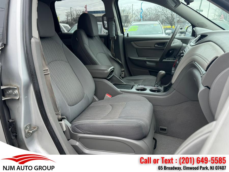 2016 Chevrolet Traverse AWD 4dr LS photo