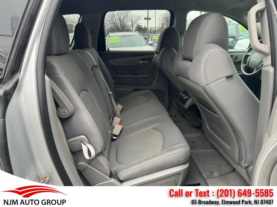 2016 Chevrolet Traverse AWD 4dr LS photo