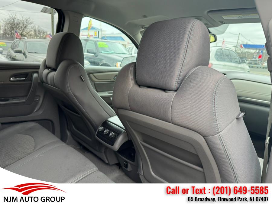 2016 Chevrolet Traverse AWD 4dr LS photo