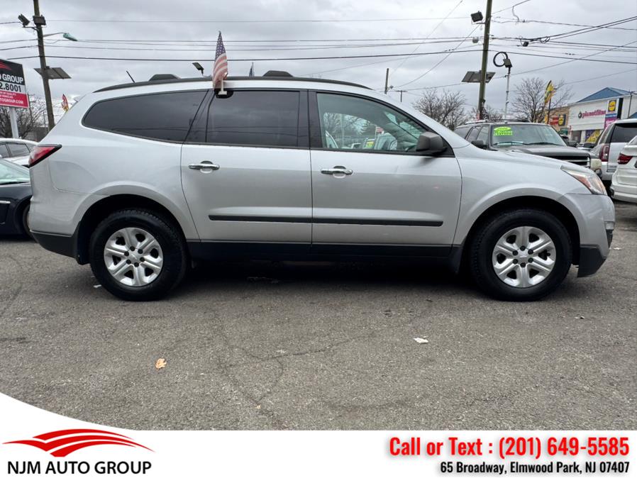 2016 Chevrolet Traverse AWD 4dr LS photo