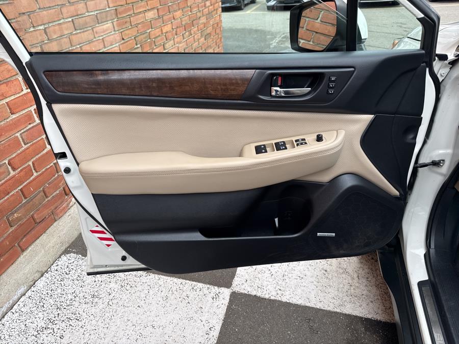 2015 Subaru Outback 4dr Wgn 2.5i Limited PZEV photo