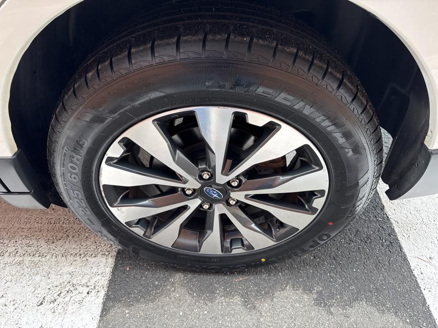 2015 Subaru Outback 4dr Wgn 2.5i Limited PZEV photo