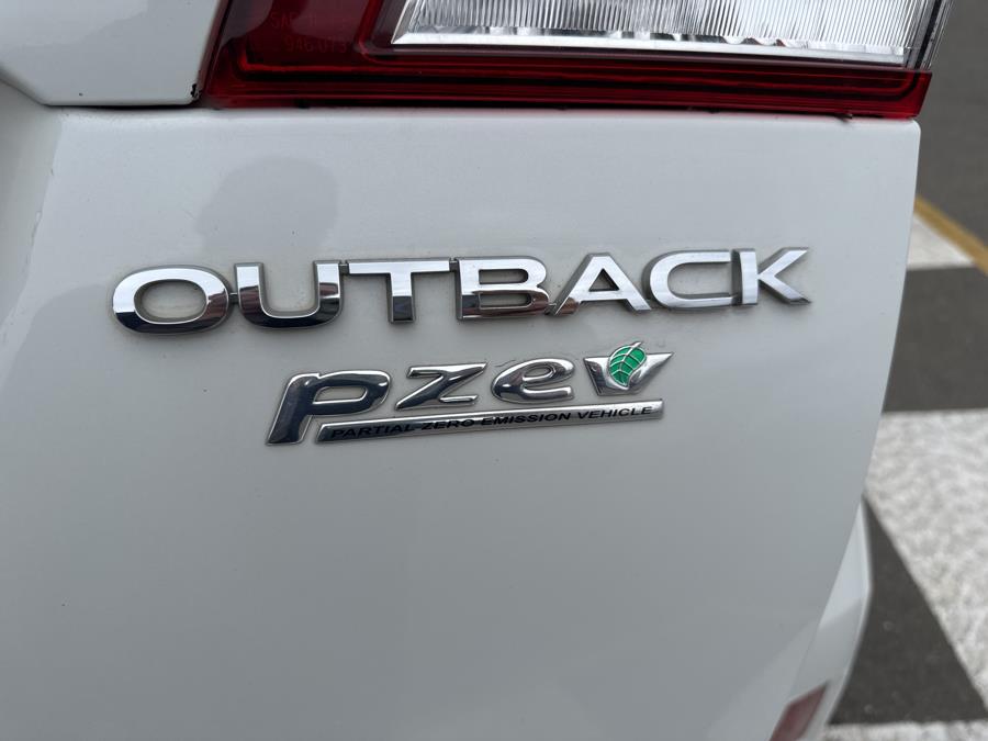 2015 Subaru Outback 4dr Wgn 2.5i Limited PZEV photo