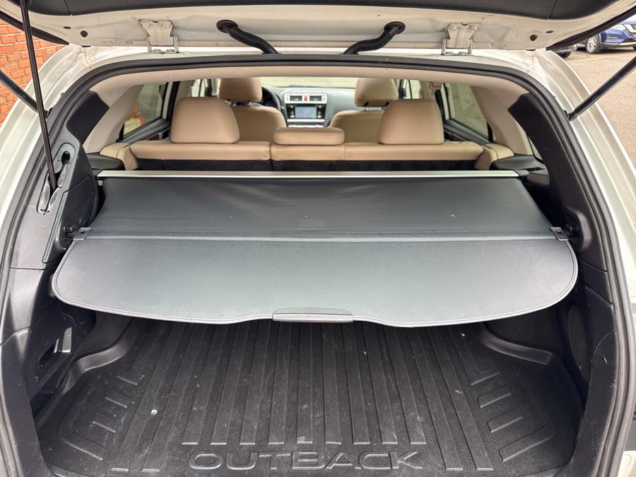2015 Subaru Outback 4dr Wgn 2.5i Limited PZEV photo