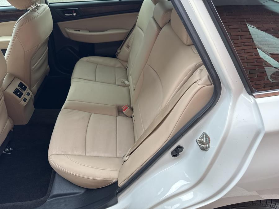 2015 Subaru Outback 4dr Wgn 2.5i Limited PZEV photo