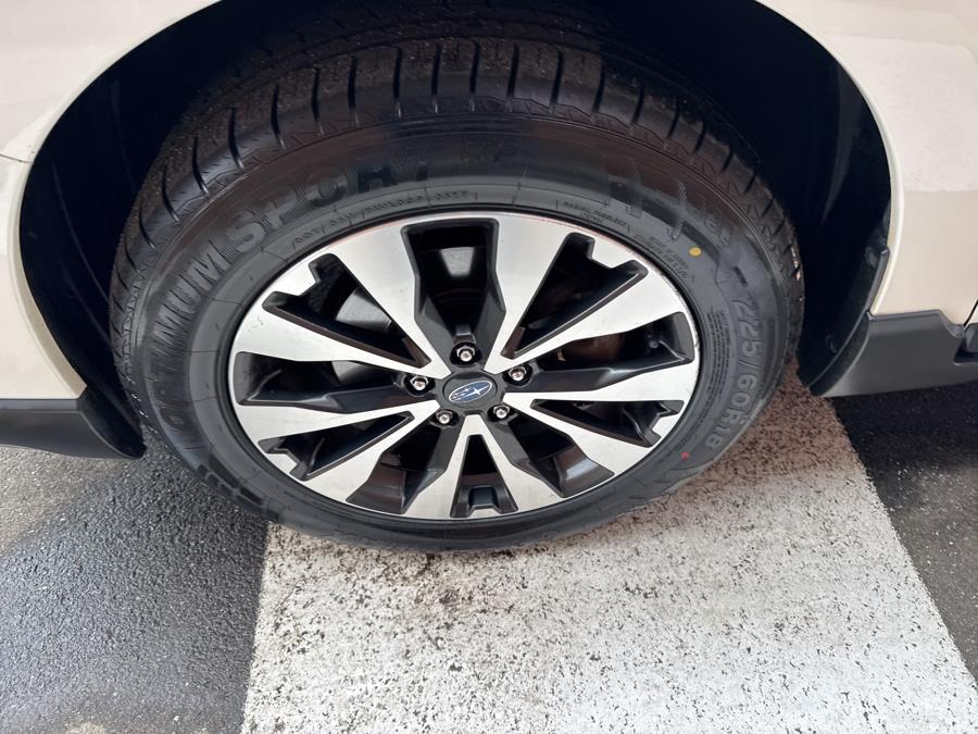 2015 Subaru Outback 4dr Wgn 2.5i Limited PZEV photo
