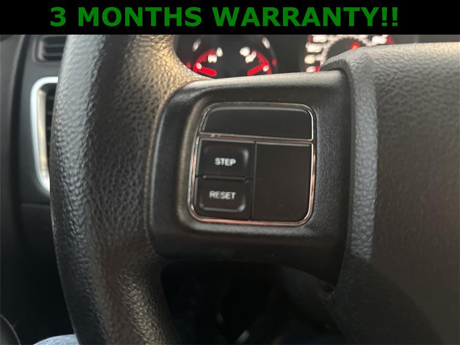 2013 Dodge Avenger SE photo