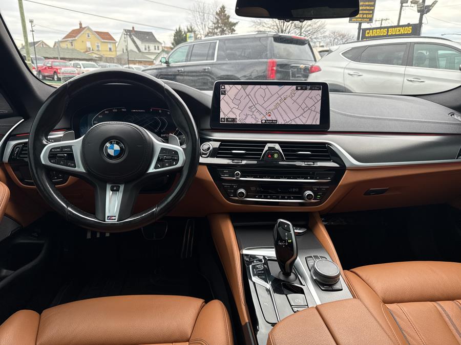 2021 BMW 5-Series M550i xDrive Sedan photo