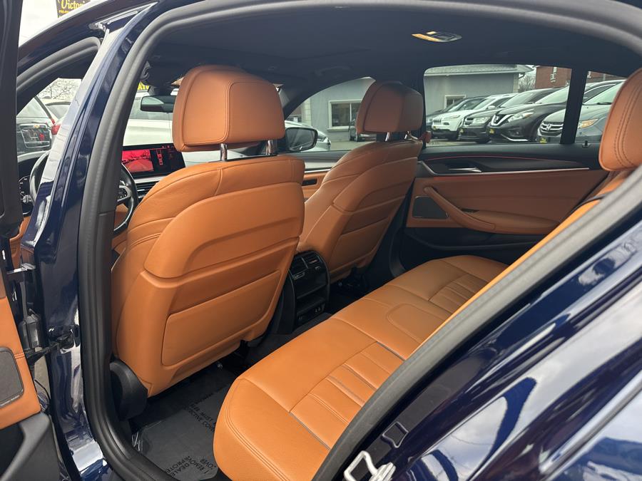 2021 BMW 5-Series M550i xDrive Sedan photo