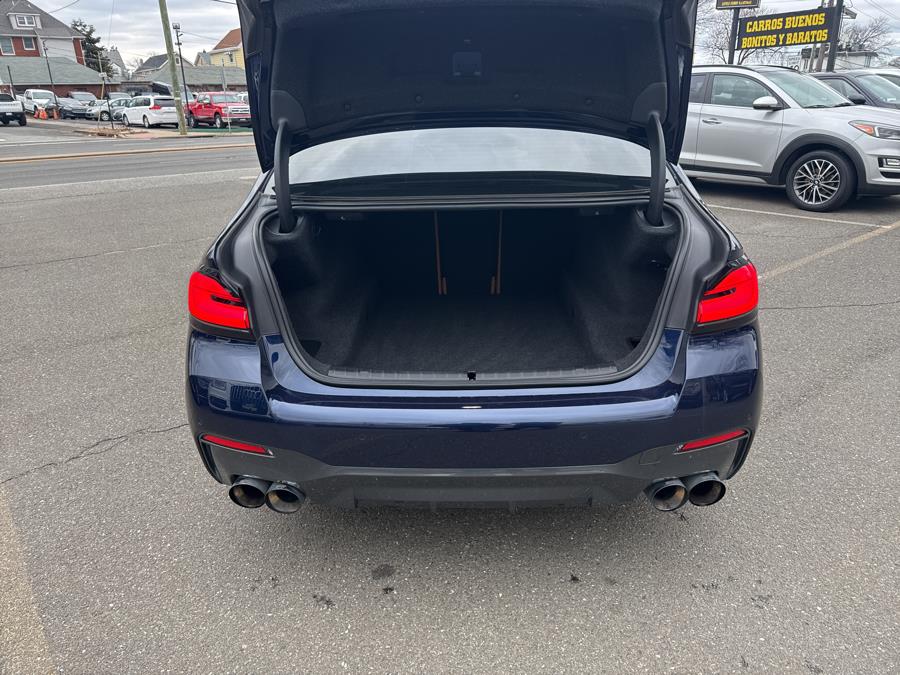2021 BMW 5-Series M550i xDrive Sedan photo