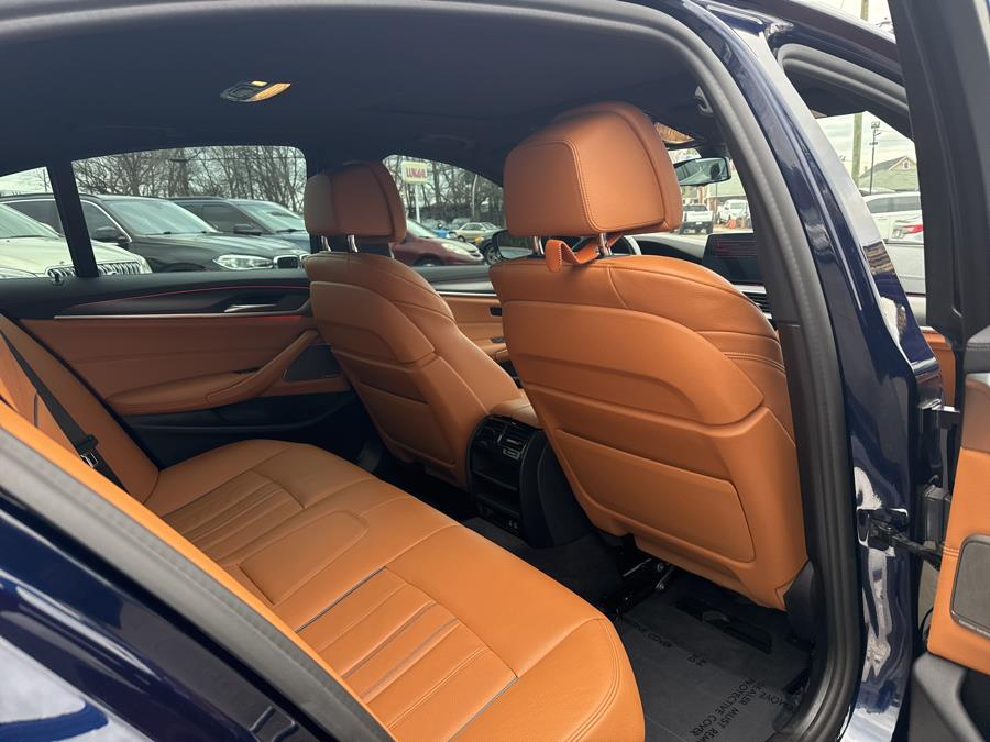 2021 BMW 5-Series M550i xDrive Sedan photo