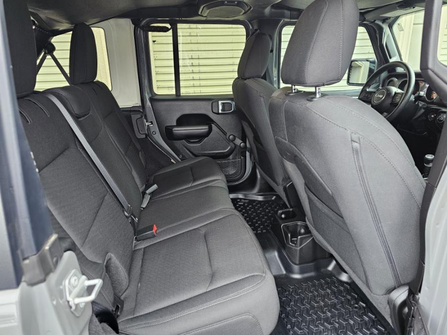 2021 Jeep Wrangler Unlimited Willys 4x4 Sport photo