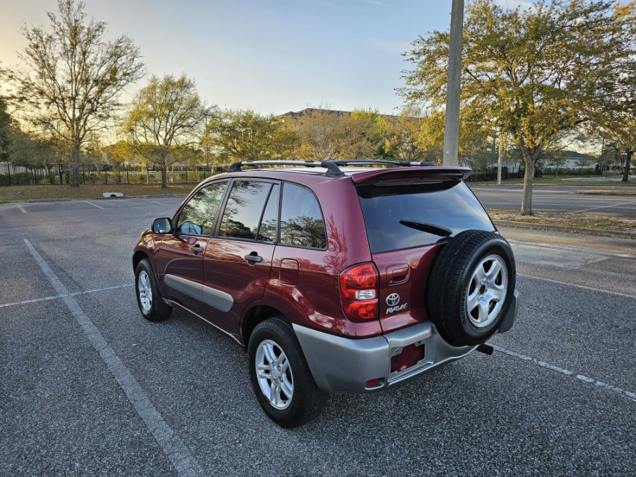2004 Toyota RAV4 photo