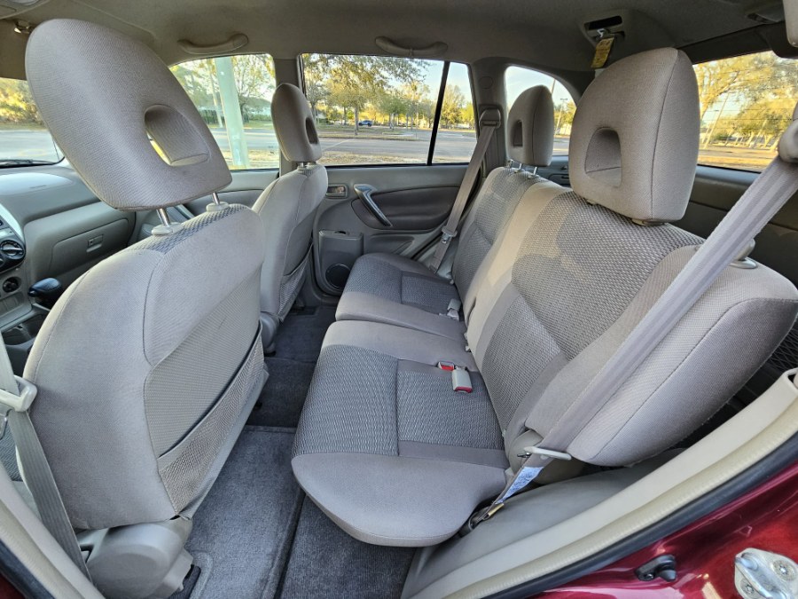 2004 Toyota RAV4 photo