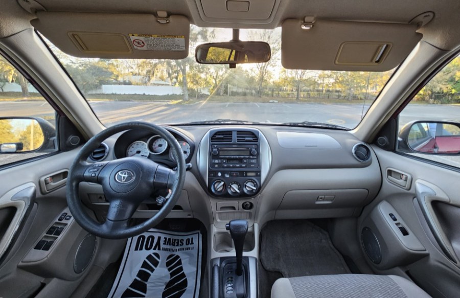 2004 Toyota RAV4 photo