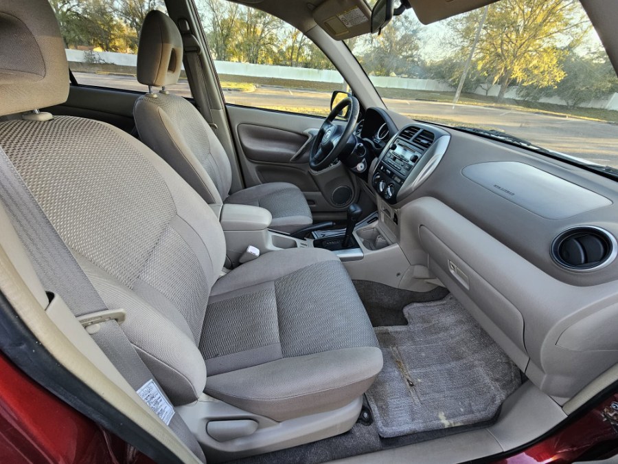 2004 Toyota RAV4 photo
