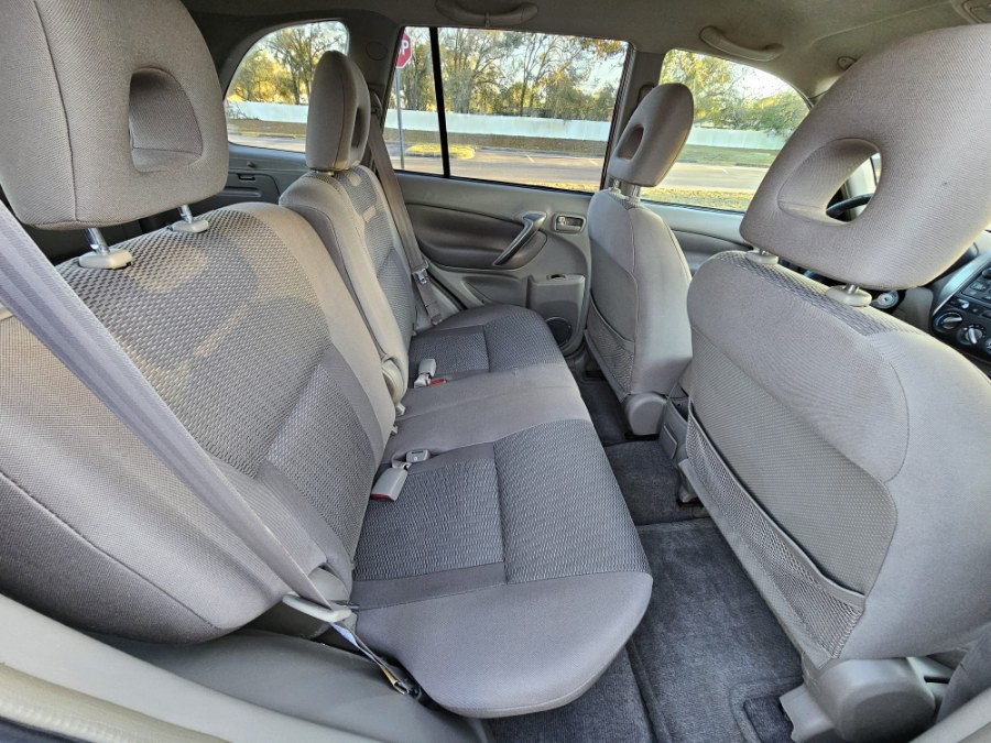 2004 Toyota RAV4 photo