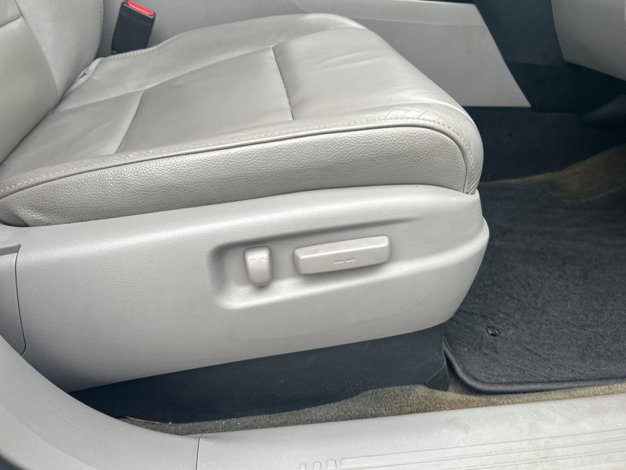 2015 Honda Pilot 4WD 4dr Touring w/RES & Navi photo