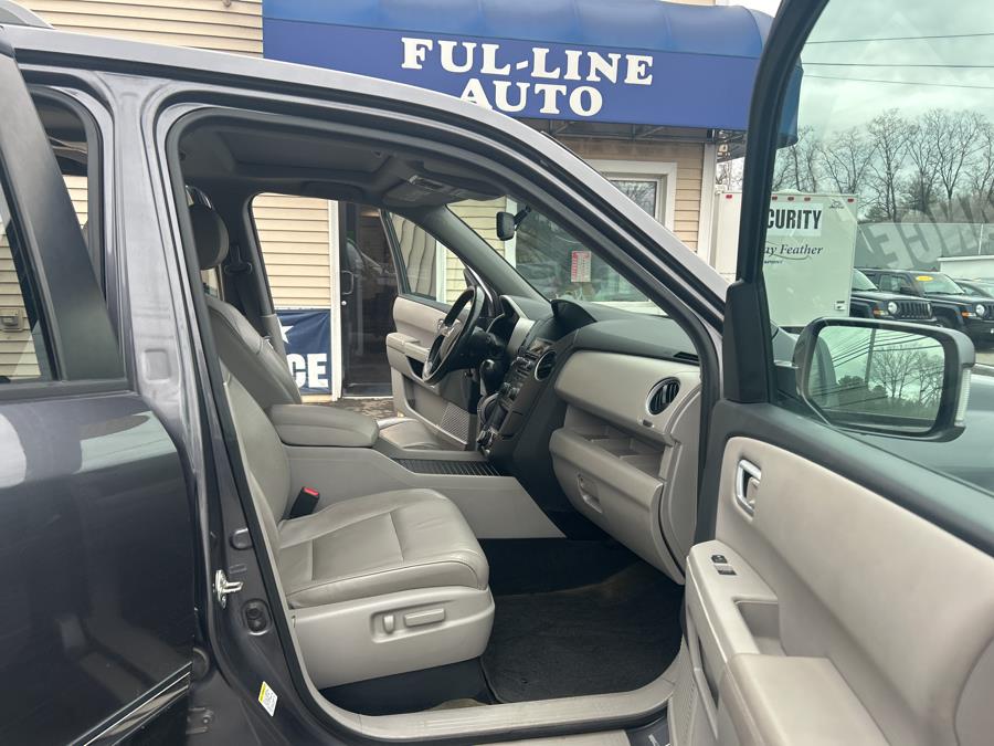 2015 Honda Pilot 4WD 4dr Touring w/RES & Navi photo