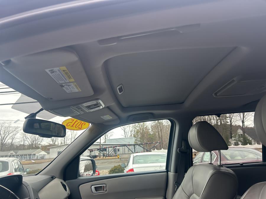 2015 Honda Pilot 4WD 4dr Touring w/RES & Navi photo
