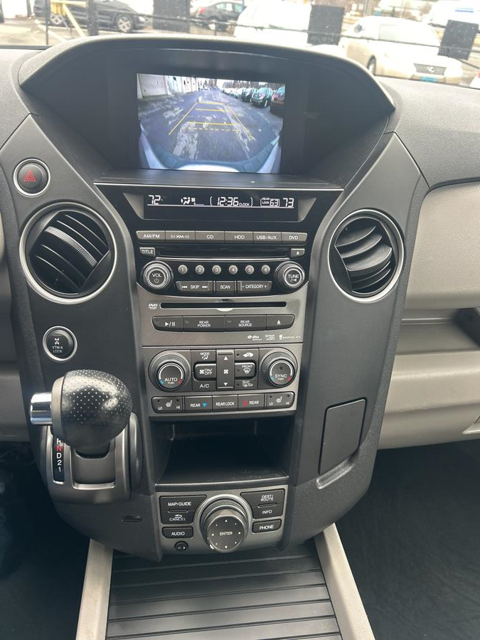 2015 Honda Pilot 4WD 4dr Touring w/RES & Navi photo