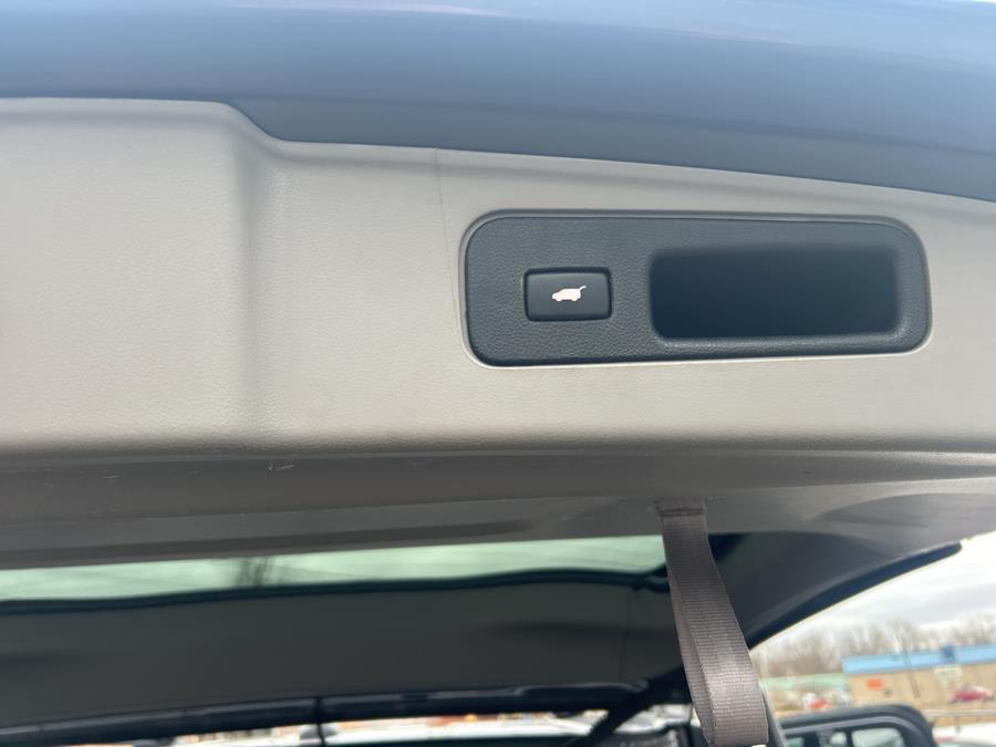 2015 Honda Pilot 4WD 4dr Touring w/RES & Navi photo