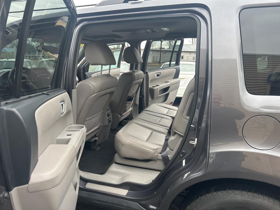 2015 Honda Pilot 4WD 4dr Touring w/RES & Navi photo