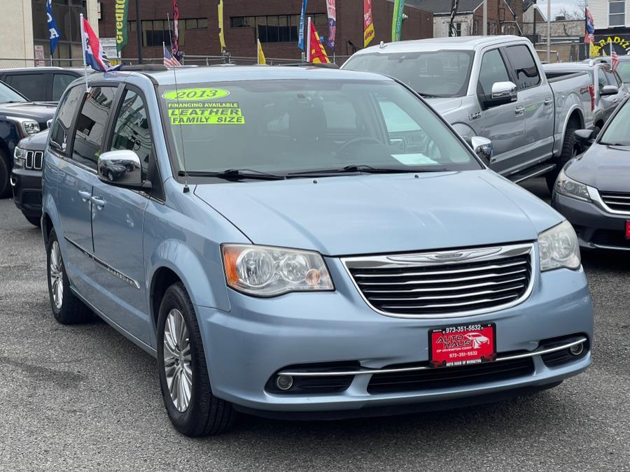 2013 Chrysler Town & Country Touring-L photo