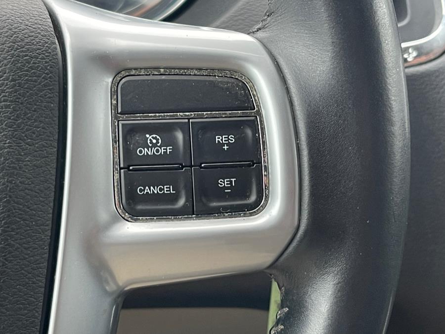 2013 Chrysler Town & Country Touring-L photo