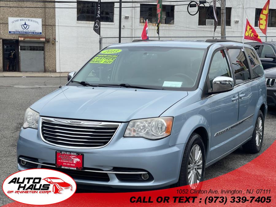2013 Chrysler Town & Country Touring-L photo