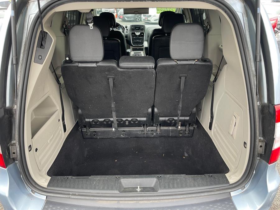 2013 Chrysler Town & Country Touring-L photo
